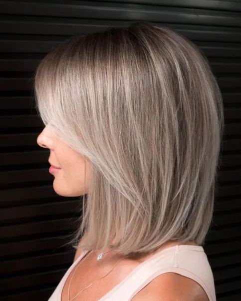 **Blonde Elegance Lob**